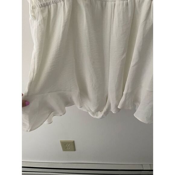 ✨She + Sky Romper Size M - Picture 3 of 6